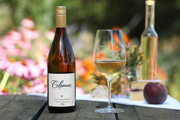 Pinot Gris Estate bottleshot